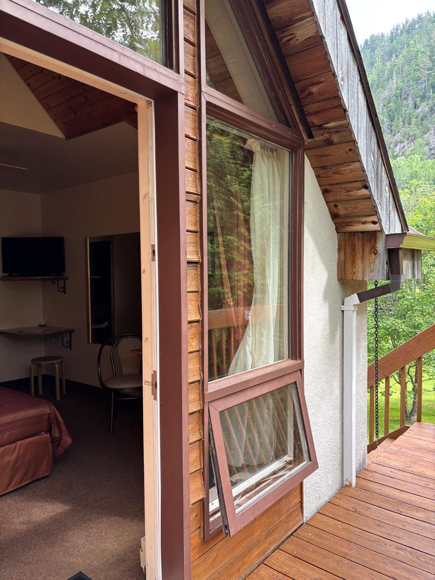 Auberge Du Jardin Petit-Saguenay Exterior photo
