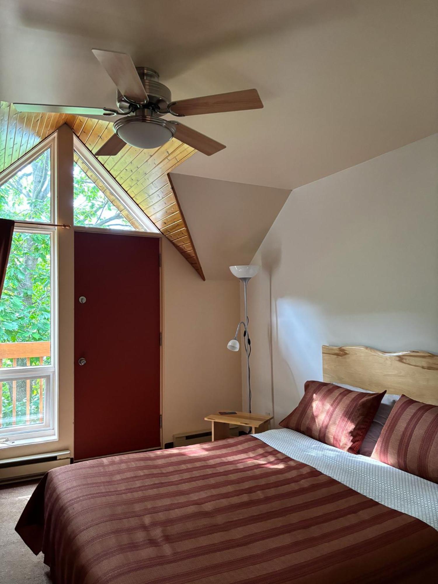 Auberge Du Jardin Petit-Saguenay Exterior photo
