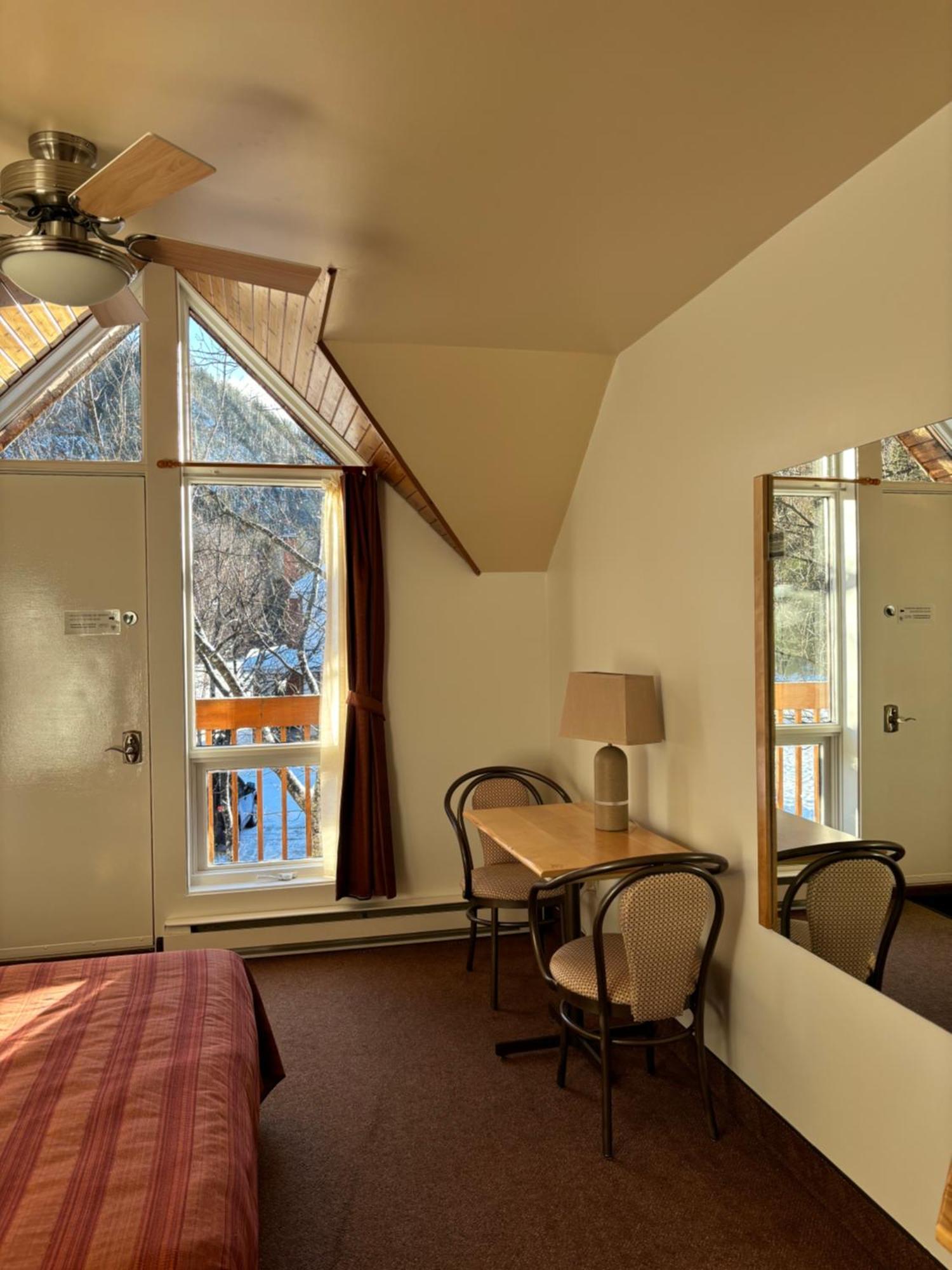 Auberge Du Jardin Petit-Saguenay Exterior photo