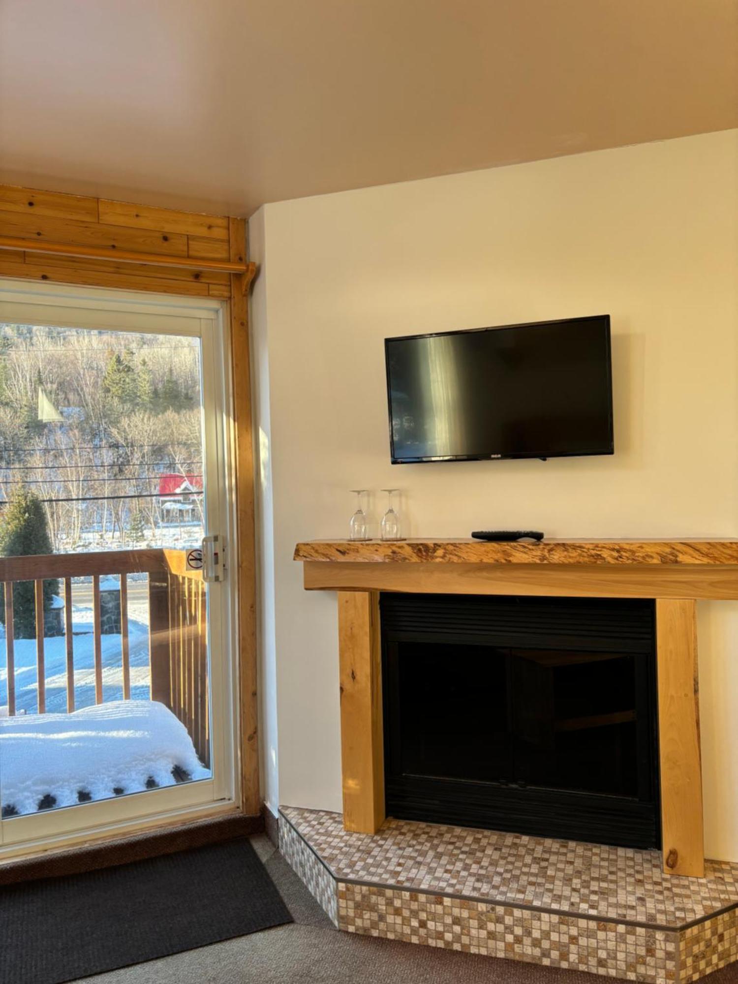 Auberge Du Jardin Petit-Saguenay Exterior photo