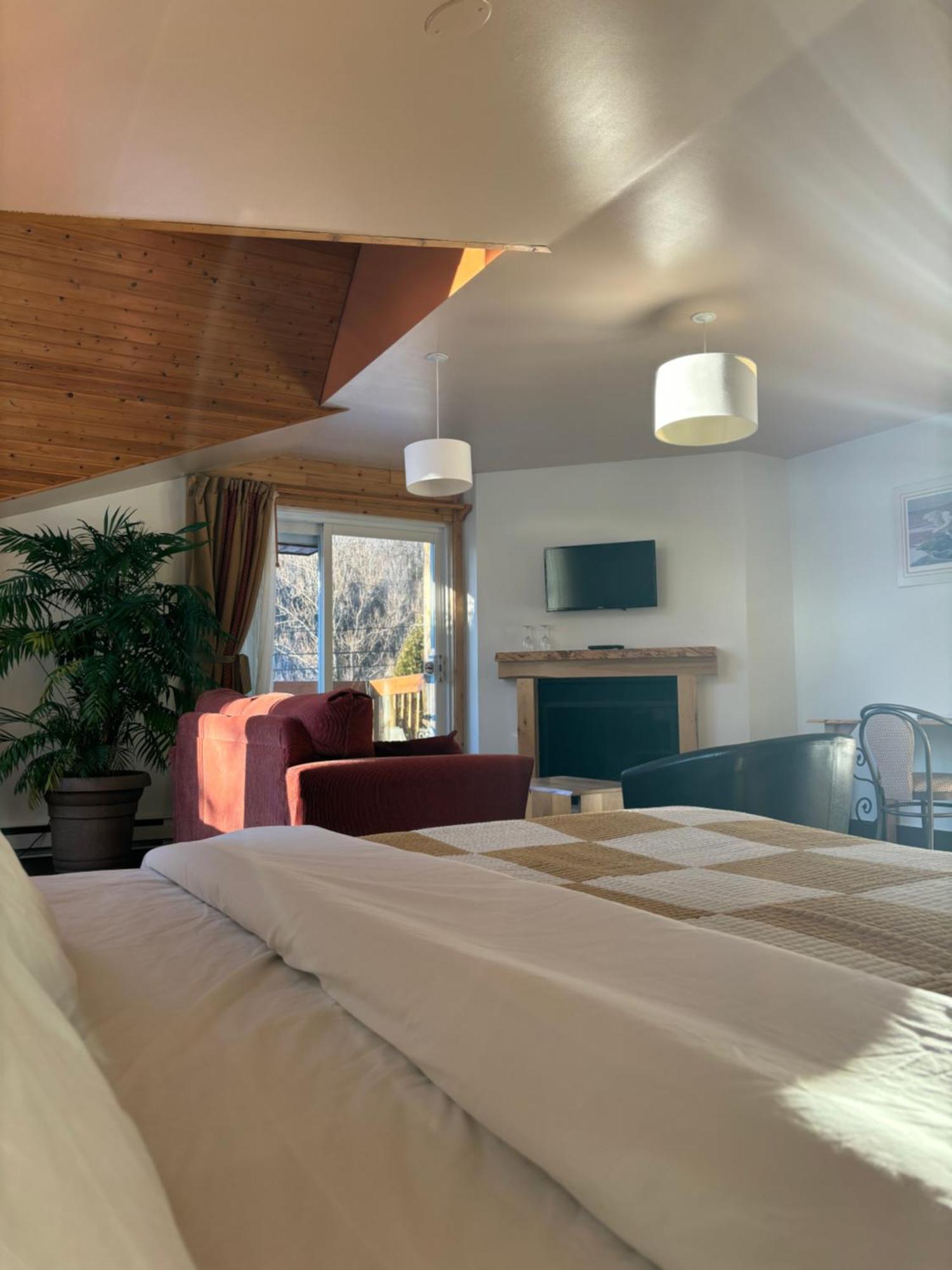 Auberge Du Jardin Petit-Saguenay Exterior photo