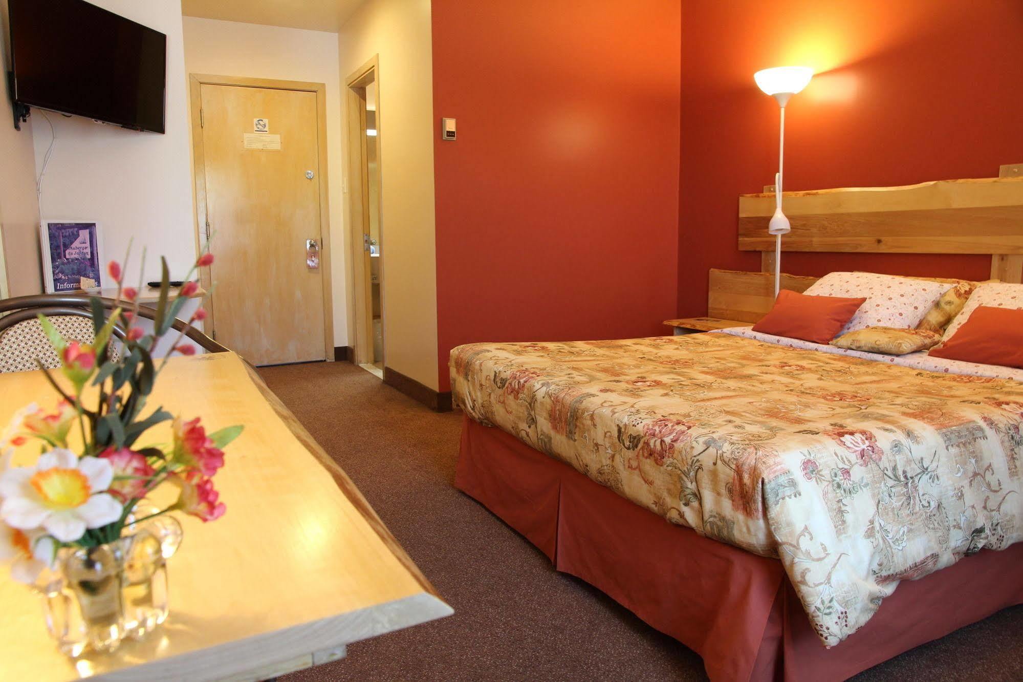 Auberge Du Jardin Petit-Saguenay Exterior photo